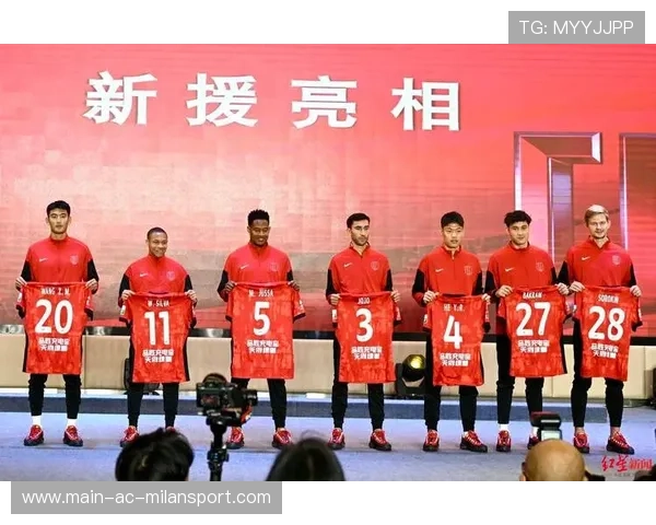 成都蓉城中场硬度提升，亚历斯祖正面拦截干净利落